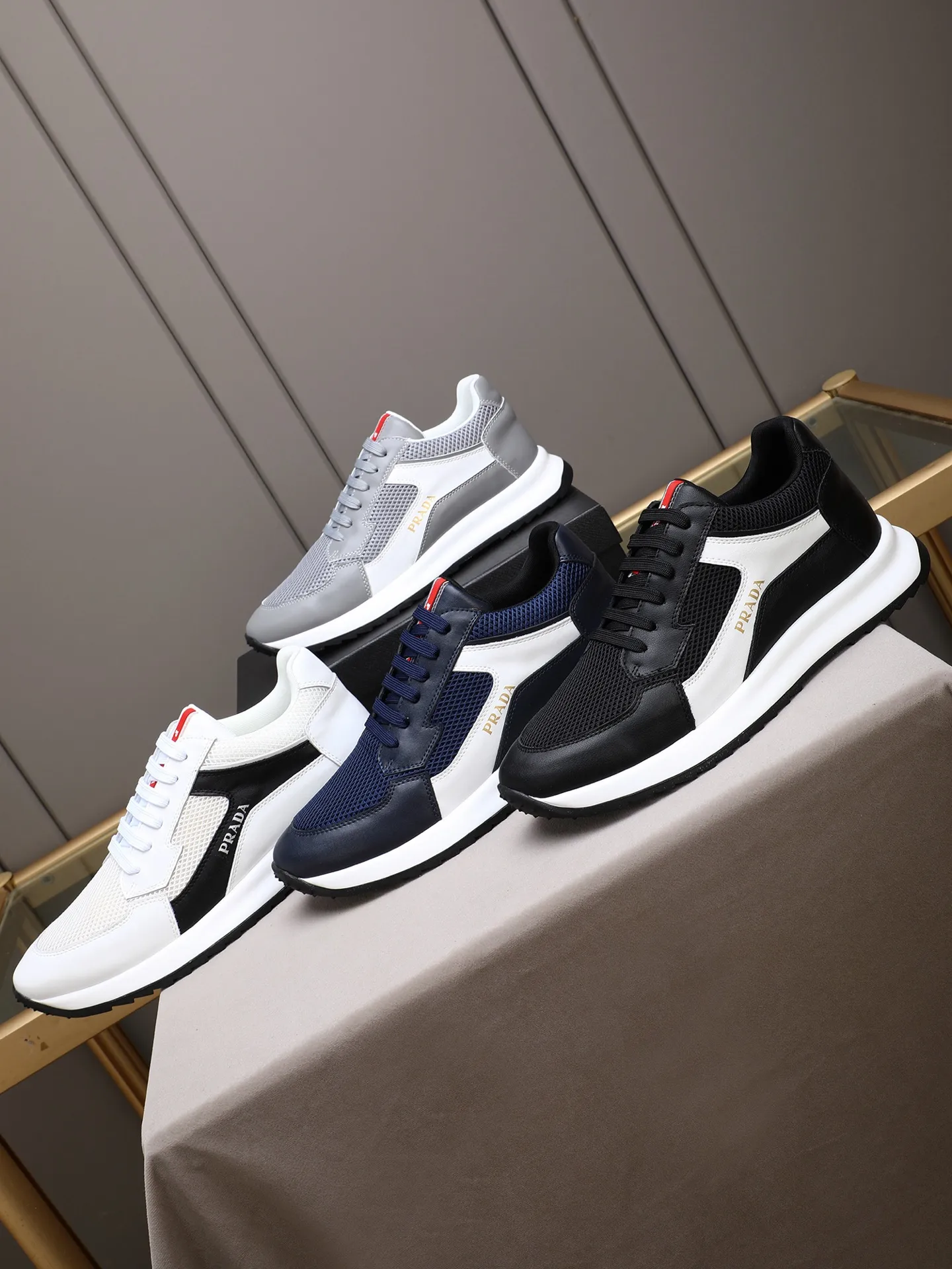 Men's shoes 💰460 Prada/Prada's new men's casual sports shoes, low-top lace-up sports shoes, fashionable and generous style, made of first-layer cowhide stitching and breathable mesh, soft, comfortable and breathable, tongue letter LOGO, finely crafted details, lightweight foam sole, fashionable and versatile! Size: 38-44 (45 customized)